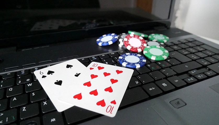 Onlajn poker, lap top sa kartama